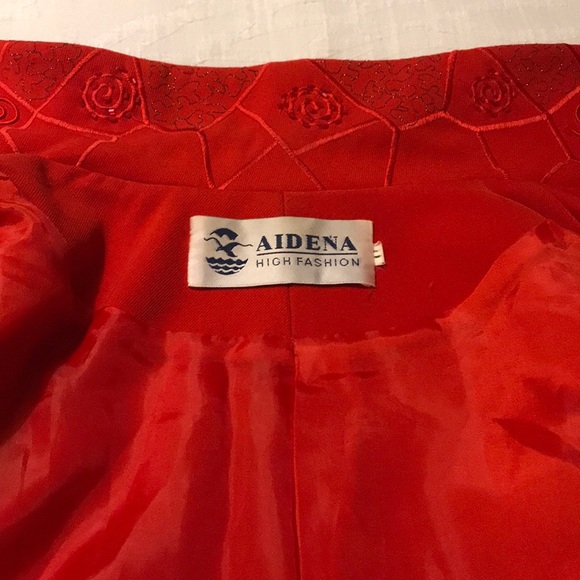 Red jacket - Picture 6 of 7